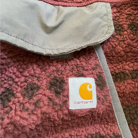 Carhartt Relaxed Fit Fleece Pullover. Used, Great Condition. Size Medium. - Picture 2 of 3